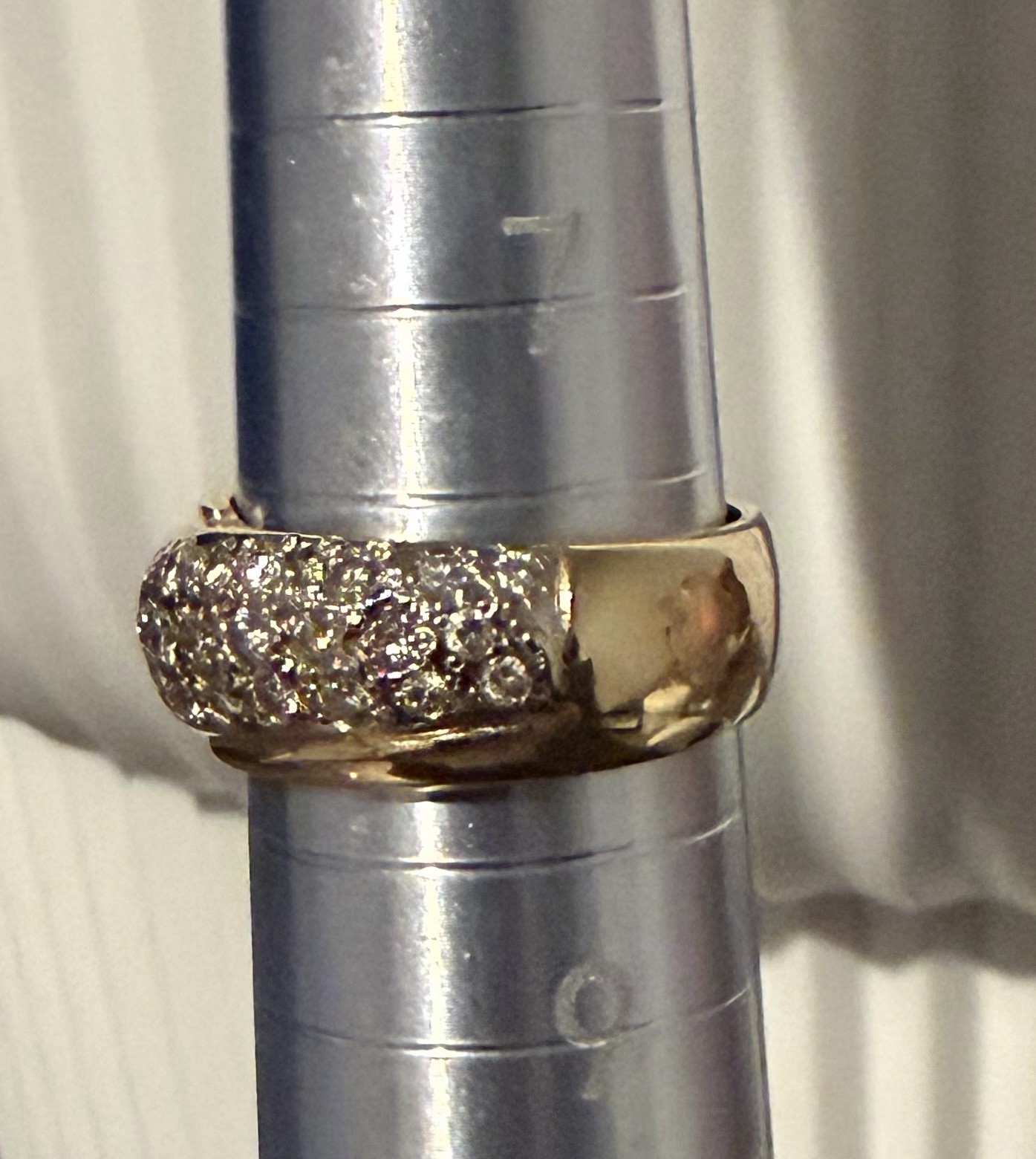 14 k Yellow Gold Pavé Round Diamond Wedding/ anniversary Band Size 8 -10.35 gr