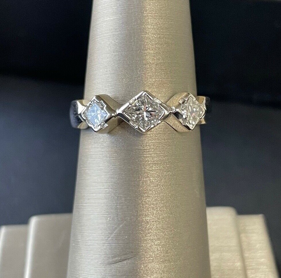 Beautiful 18K White Gold 1cttw VS/SI, G Color Princess Cut 3 Stone Diamond Ring