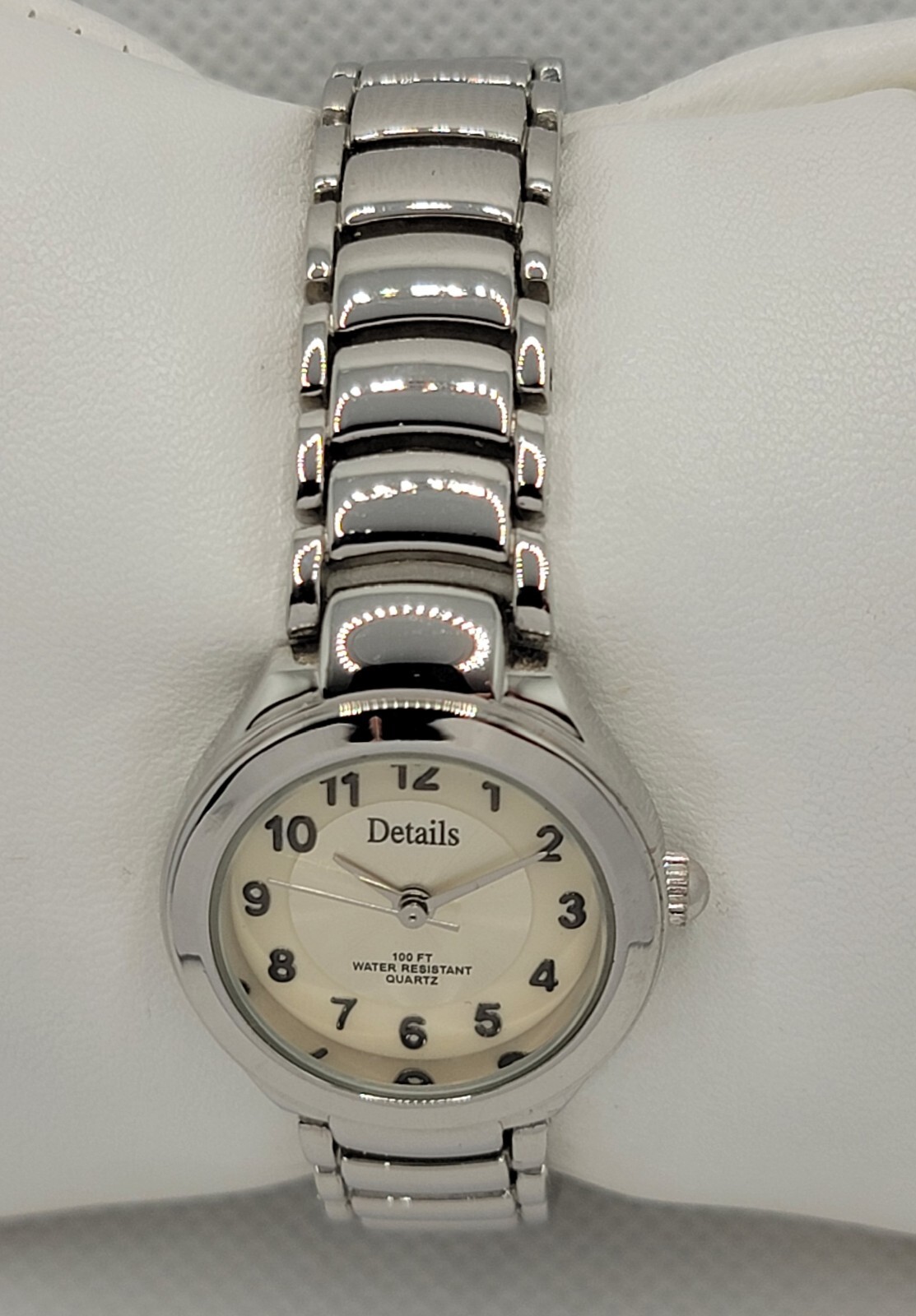 Ladies Details Casual Round Silver Tone Link Bracelet Analog Watch I5