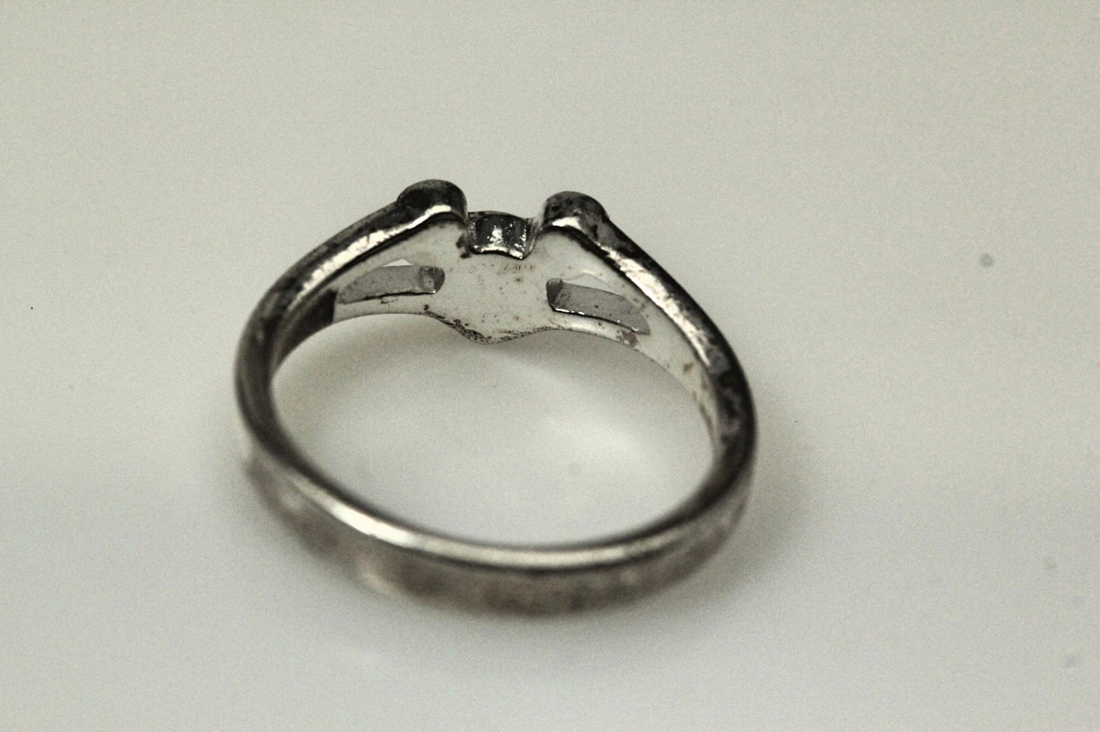 Disney 925 Sterling Silver Size 5 Mickey Mouse Pink Stones Ring 2 Gram (RIN8246)