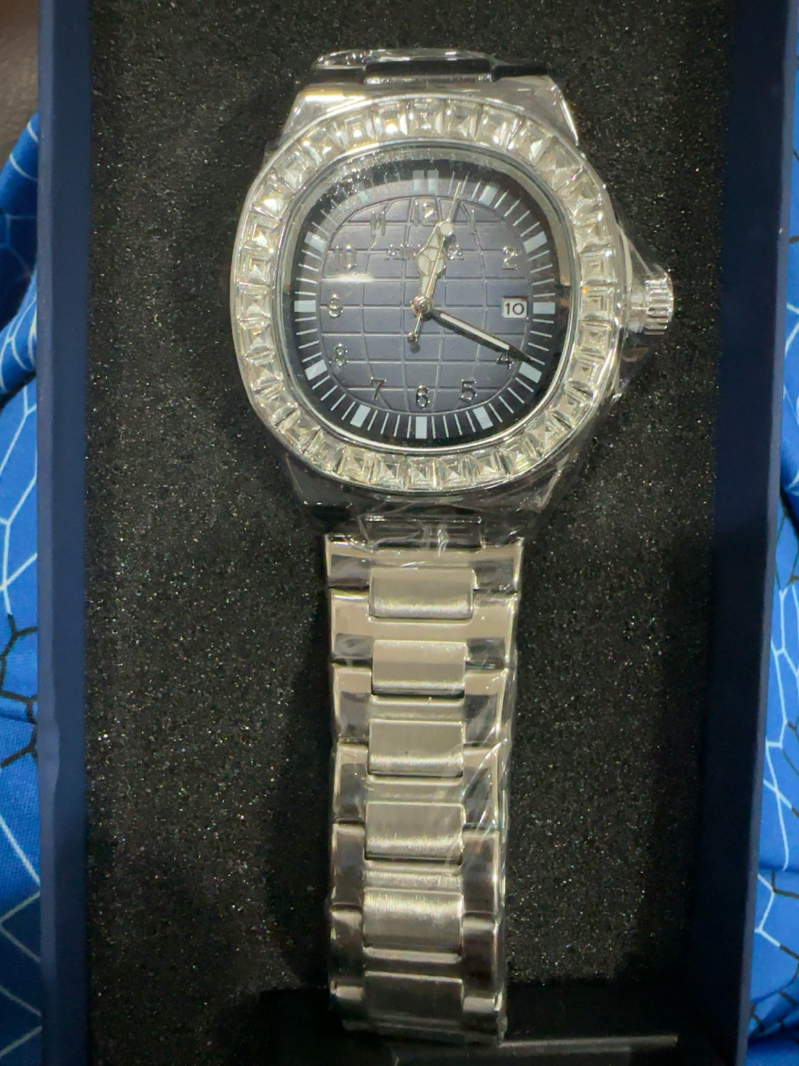 AIM Men’s Silver-Tone Crystal Bezel Watch – Gray Dial