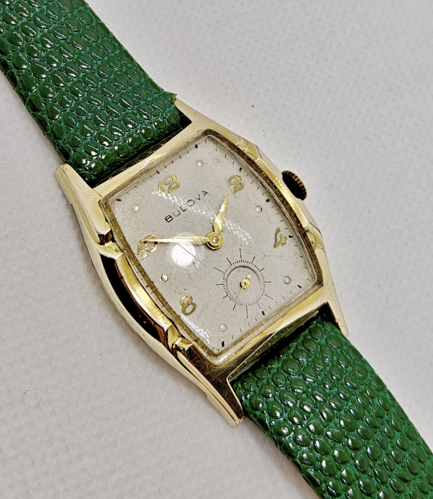 Vintage 1957 Bulova Gedney Men’s Tonneau Watch 11AC 17J Green Lizard Strap