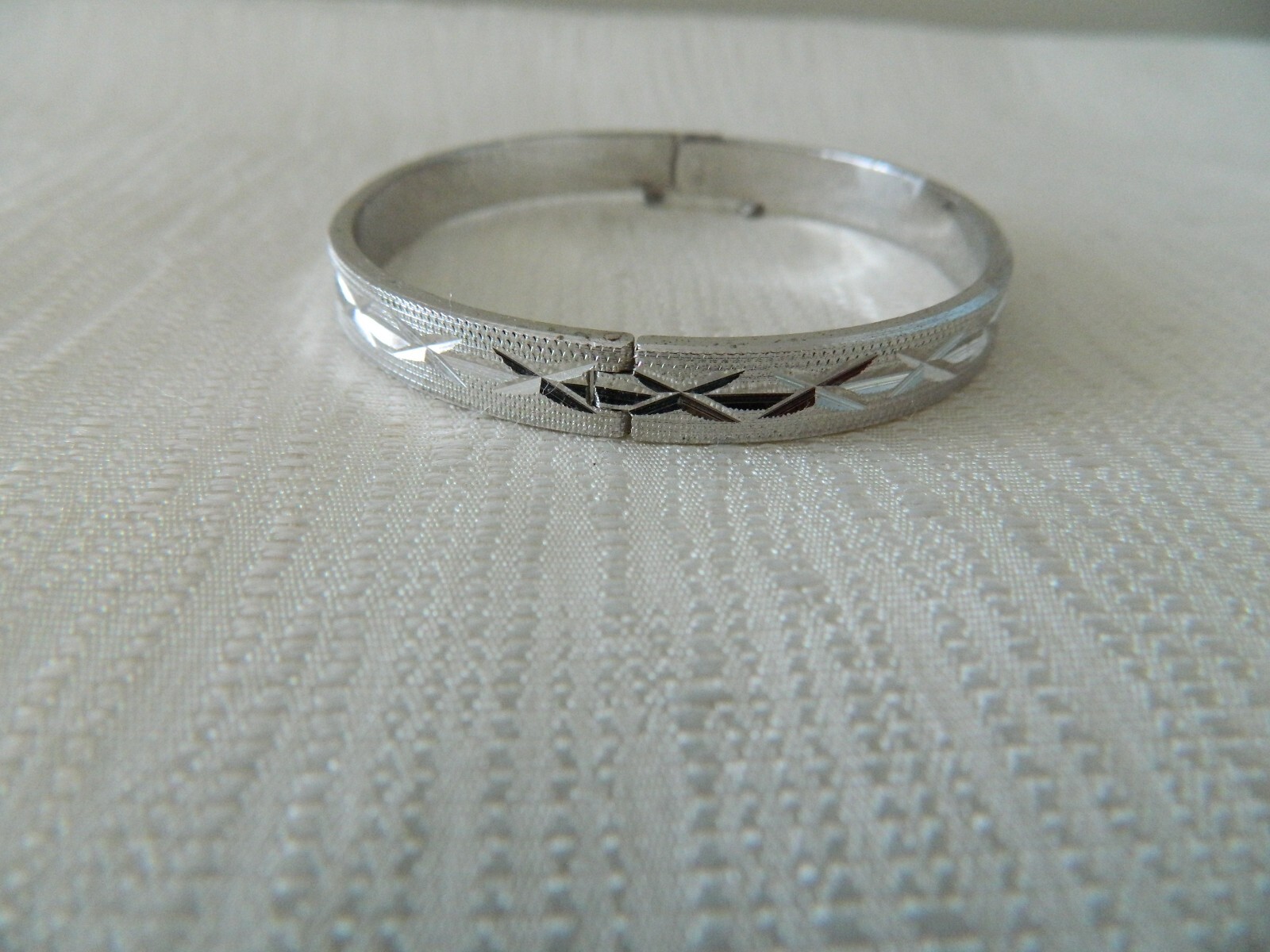 Vintage BRACELET Bangle ETCHED Silver Color With Safety Chain Jewelry