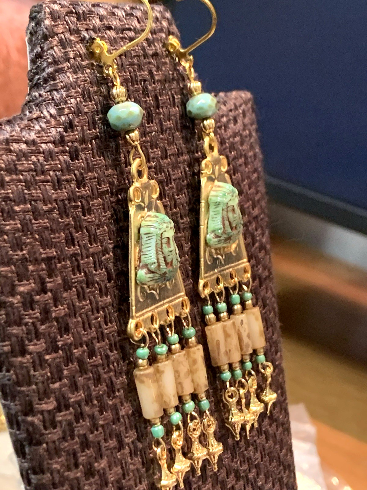 NEW ITEM*ARTISAN*EGYPT REVIVAL CZECH NEIGER GLASS PHARAOH CHANDELIER EARRINGS.g
