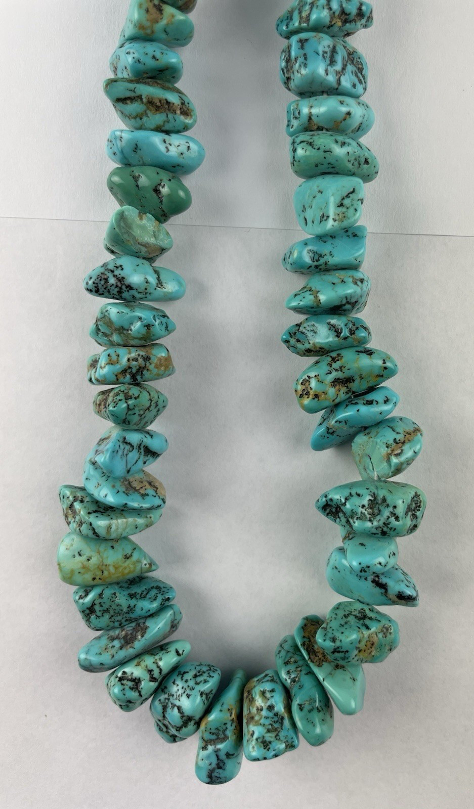 Vintage Chunky Southwest Turquoise & Shell Necklace 27, 1/2″ 61 Pieces Turquoise