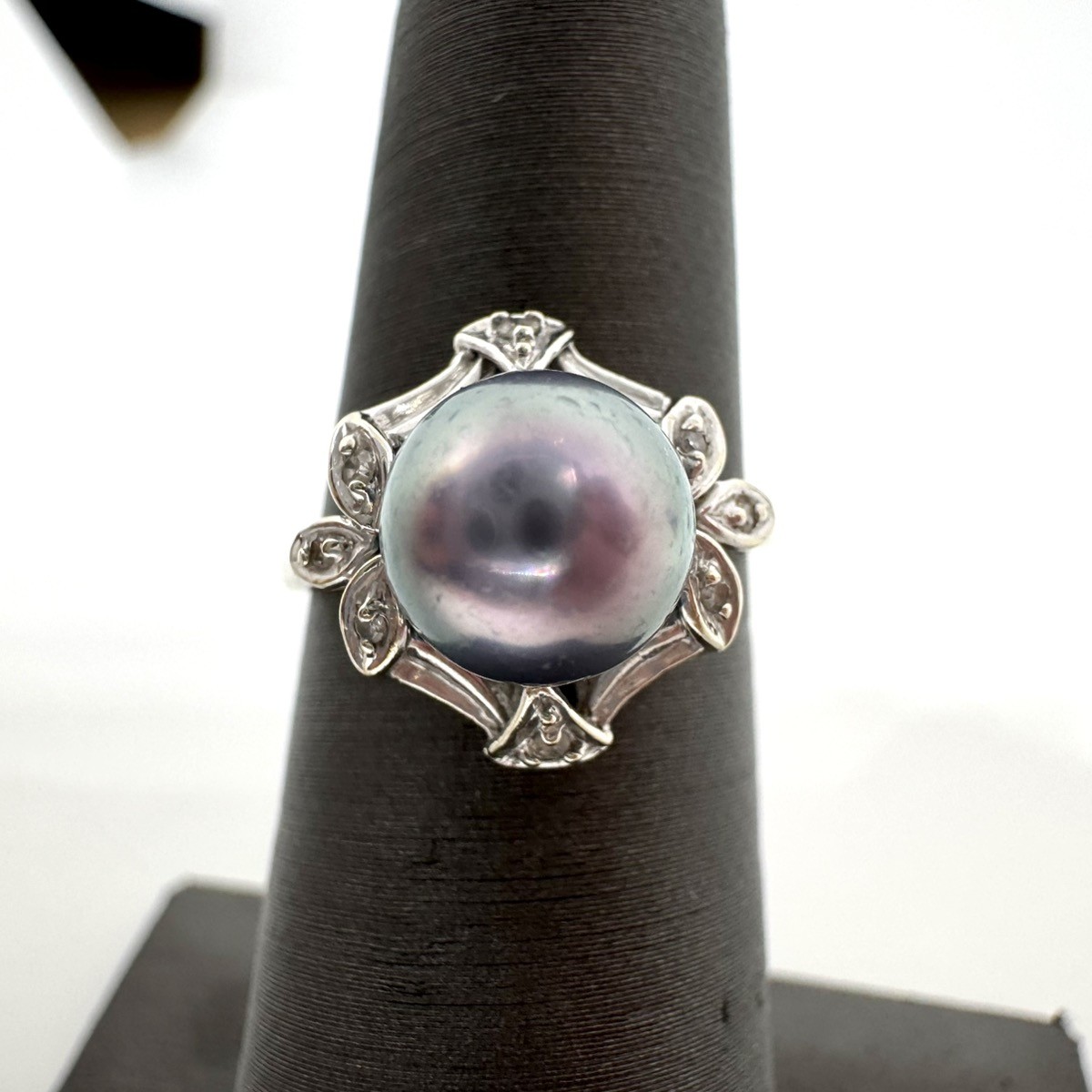 14K White Gold 0.008ctw Diamond Black Pearl Ring Sz: 4.5 – 2.29G! (WMP019491)