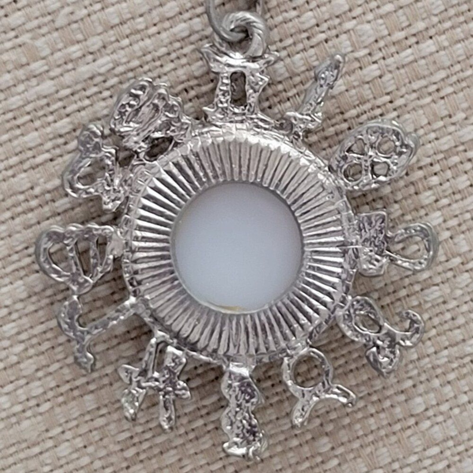 VTG Zodiac Pendant Necklace White Cabochon Astrology Silver Tone Chain Boho Chic