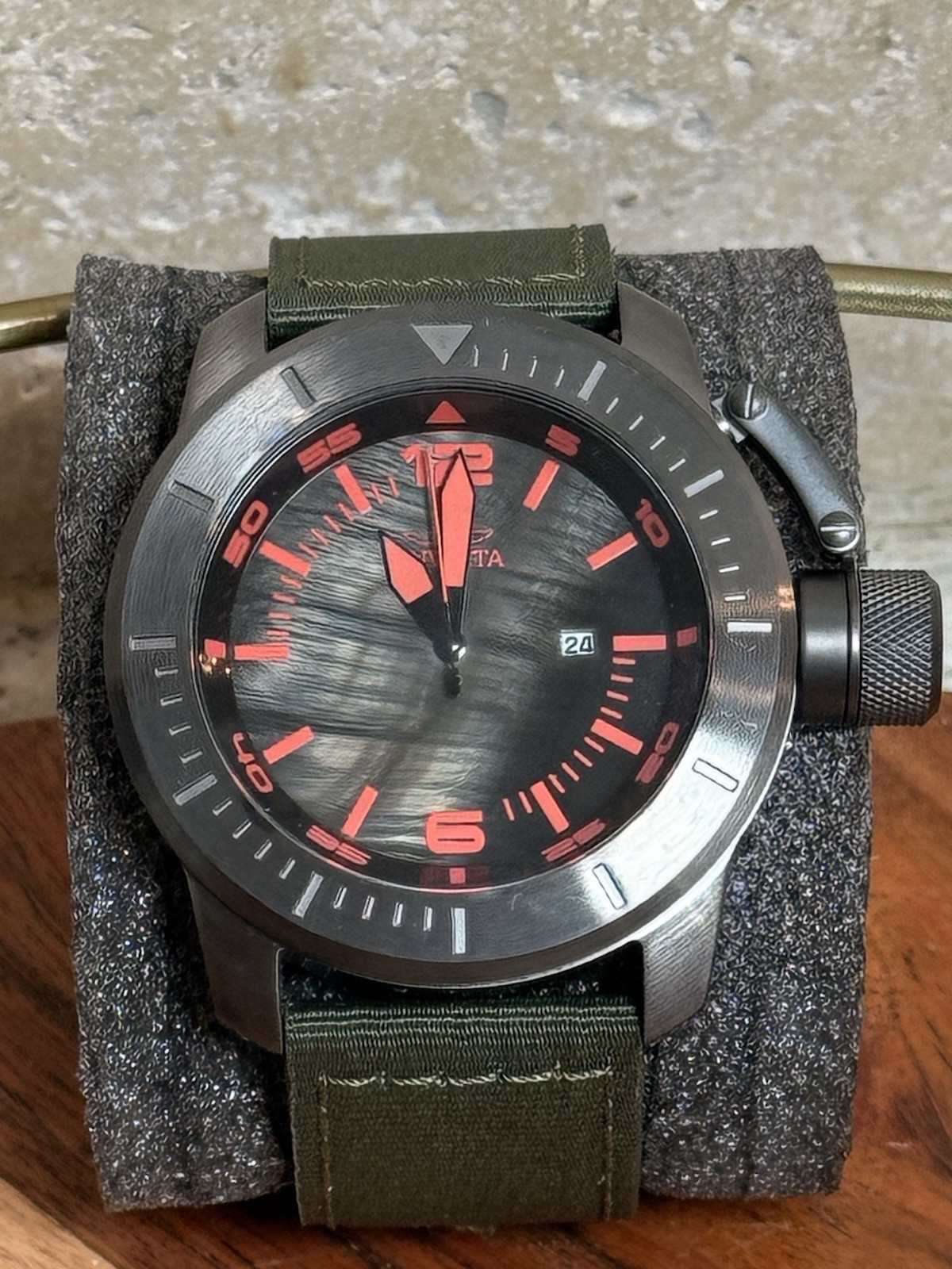 Invicta Corduba 23435 Black Red Dial Green Strap Quartz Watch Needs Battery