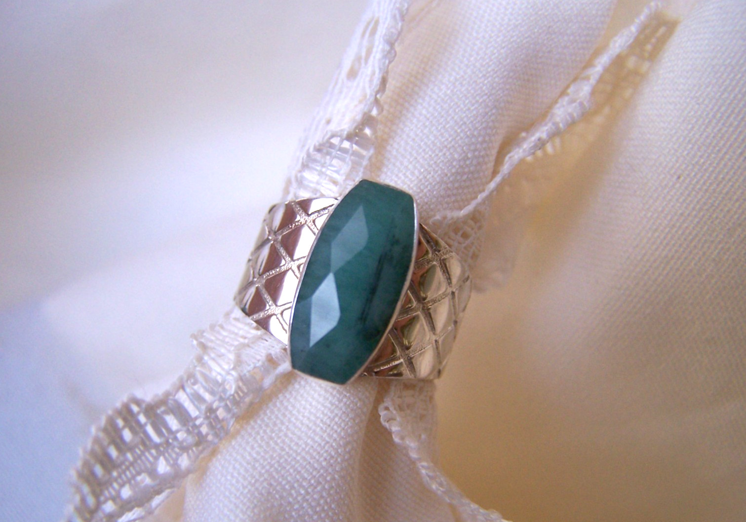 DTR Jay King SS 925 Chalcedony Size 6 GORGEOUS & Mint!