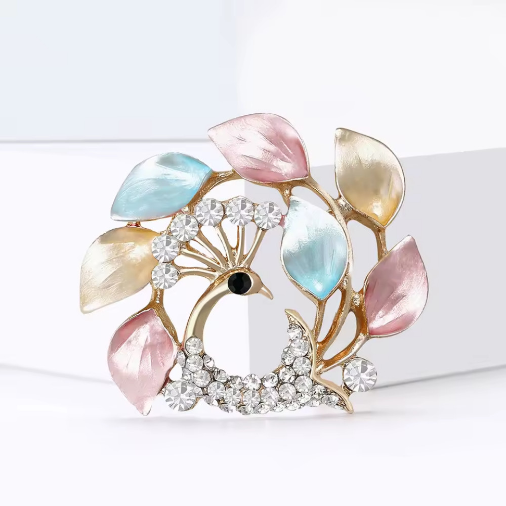 Vintage Style Crystal Peacock Brooch Gold Tone Rhinestone Bird Pin Jewelry Gift