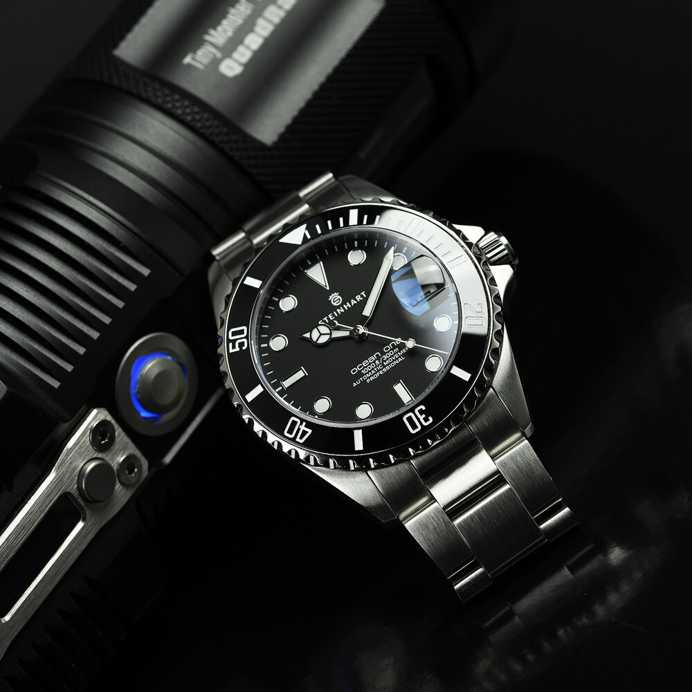 New Steinhart Ocean One 39mm Black Ceramic Automatic Swiss Diver Watch 103-0981