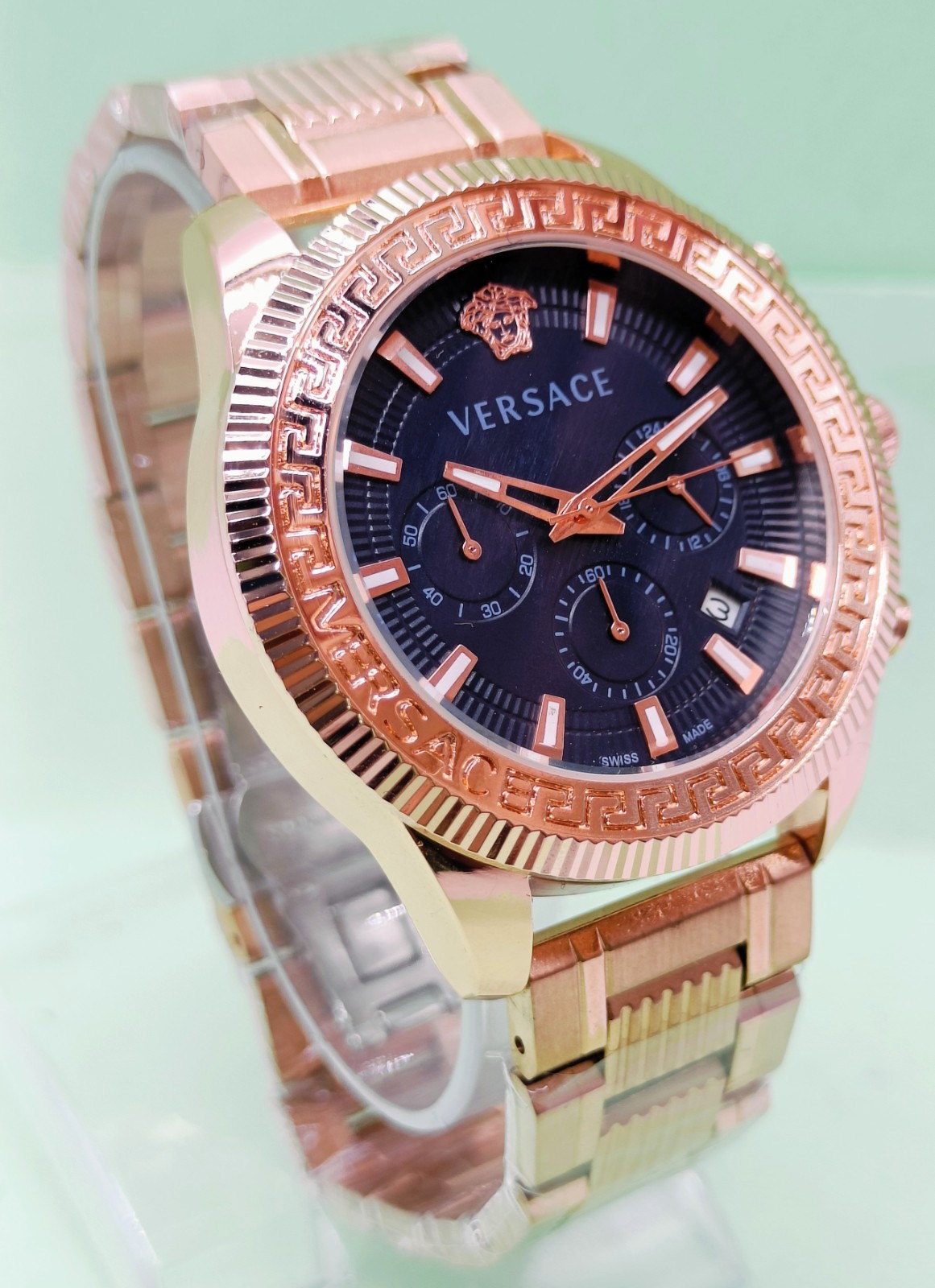 Amazing Versace Date Indicator Chronograph Analog Quartz Men’s Wrist Watch
