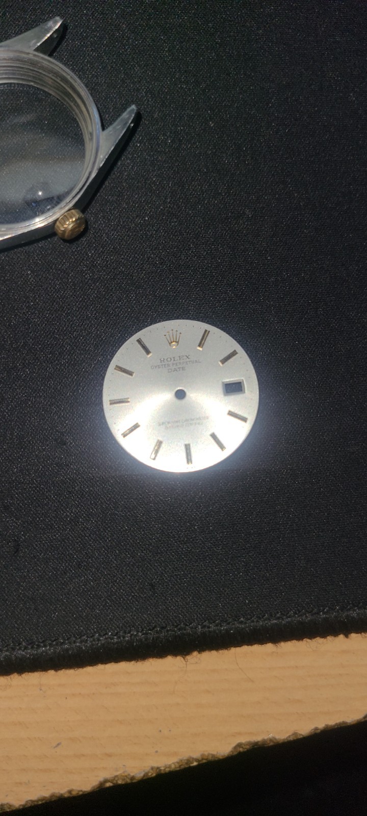 Rolex Oyster Perpetual Date Silver Dial Non-Numeric Hour Marks Metal 15000