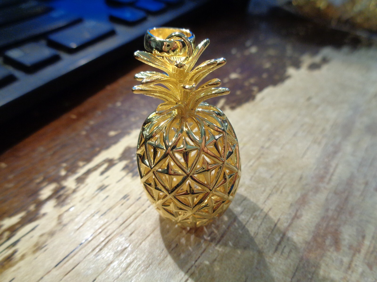22.5MM HEAVY YG-PLATED 925 SILVER EXTRA-EXTRA LARGE HAWAIIAN PINEAPPLE PENDANT