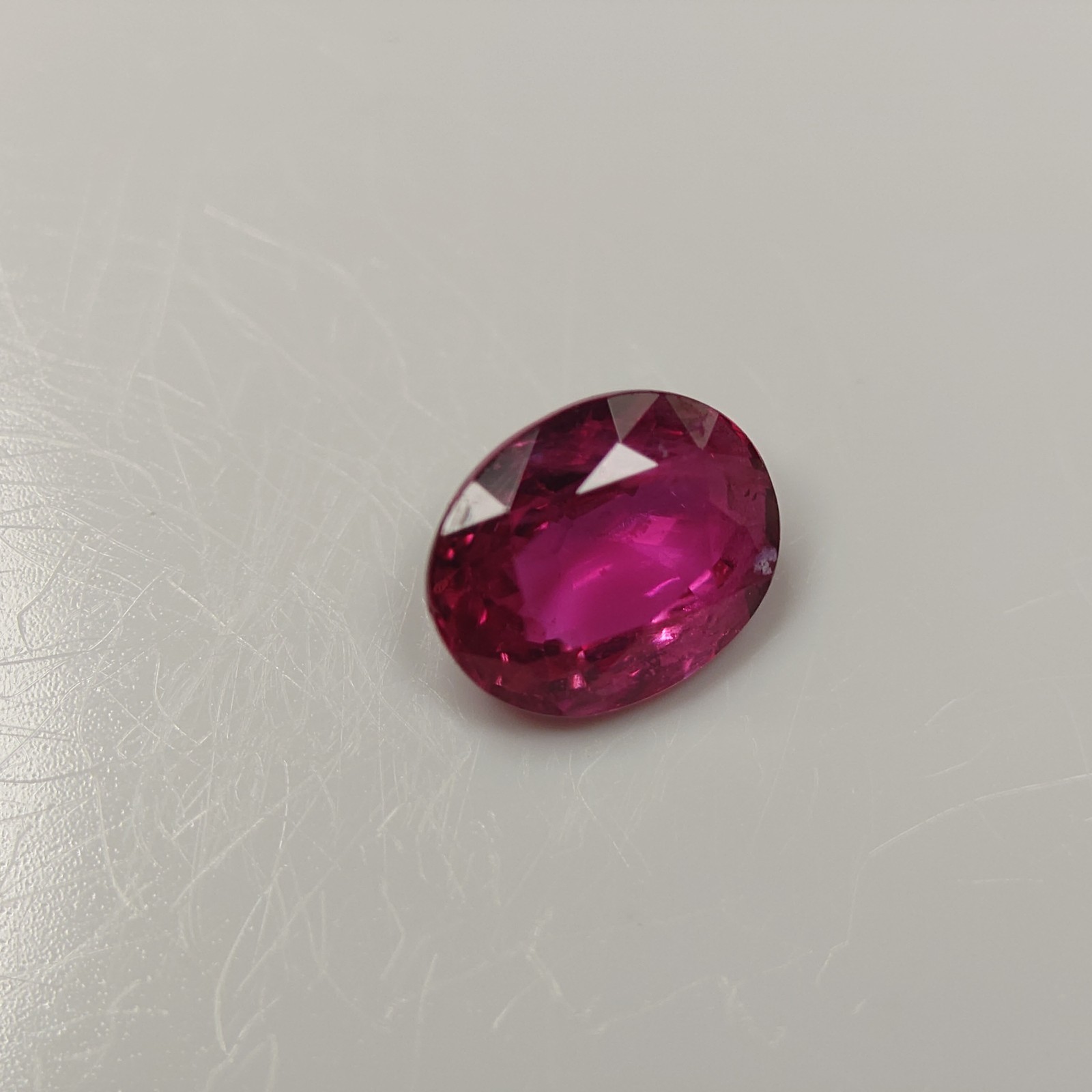 Natural Ruby 0.49 ct, approx. 5.1 mm x 4.0 mm x 2.2 mm, Jewelry Remover r0005