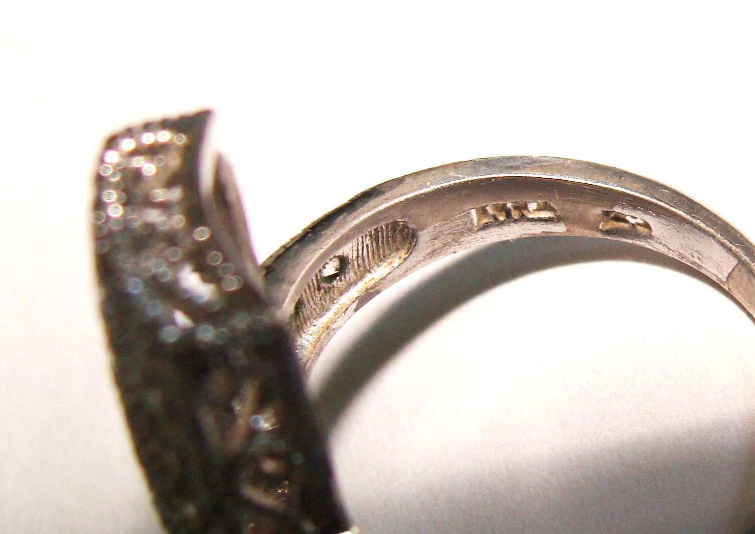 Designer Deco STYLE 5.5g Sterling Silver Multi CZ Textured Elongated Ring 7.25