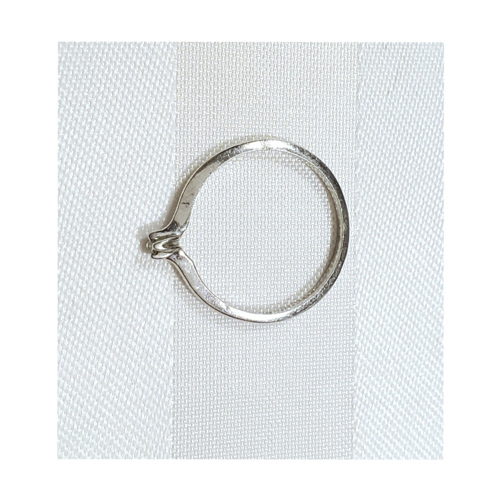 10K Solid White Gold Classic Band Diamond Minimalist Design Style Ring Sz 6 1/4