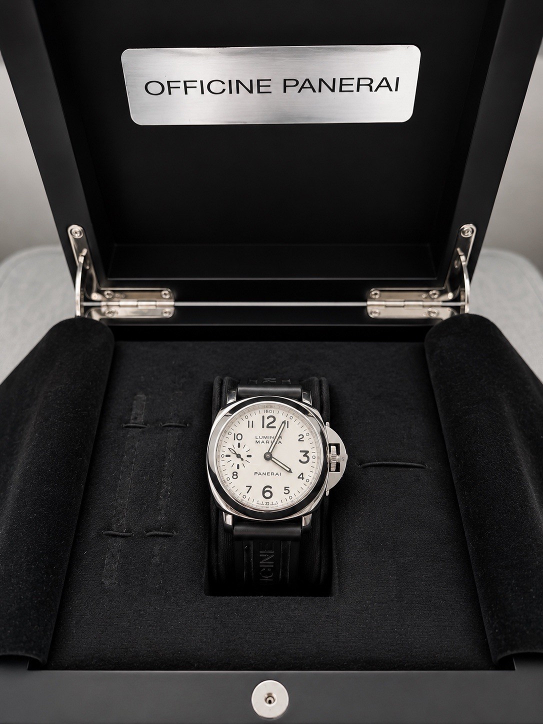 Panerai Luminor Marina Manual Wind White Dial Black Rubber Strap Box REFPAM00113
