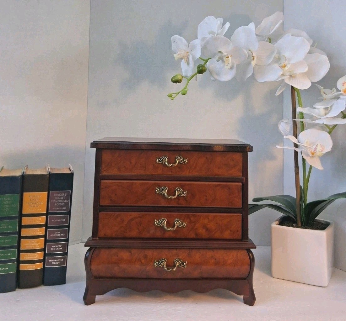 VTG ’90s “Powell” Wood Jewelry Bombe Chest; 4 Drawer Bombe Cabinet Burled Wood