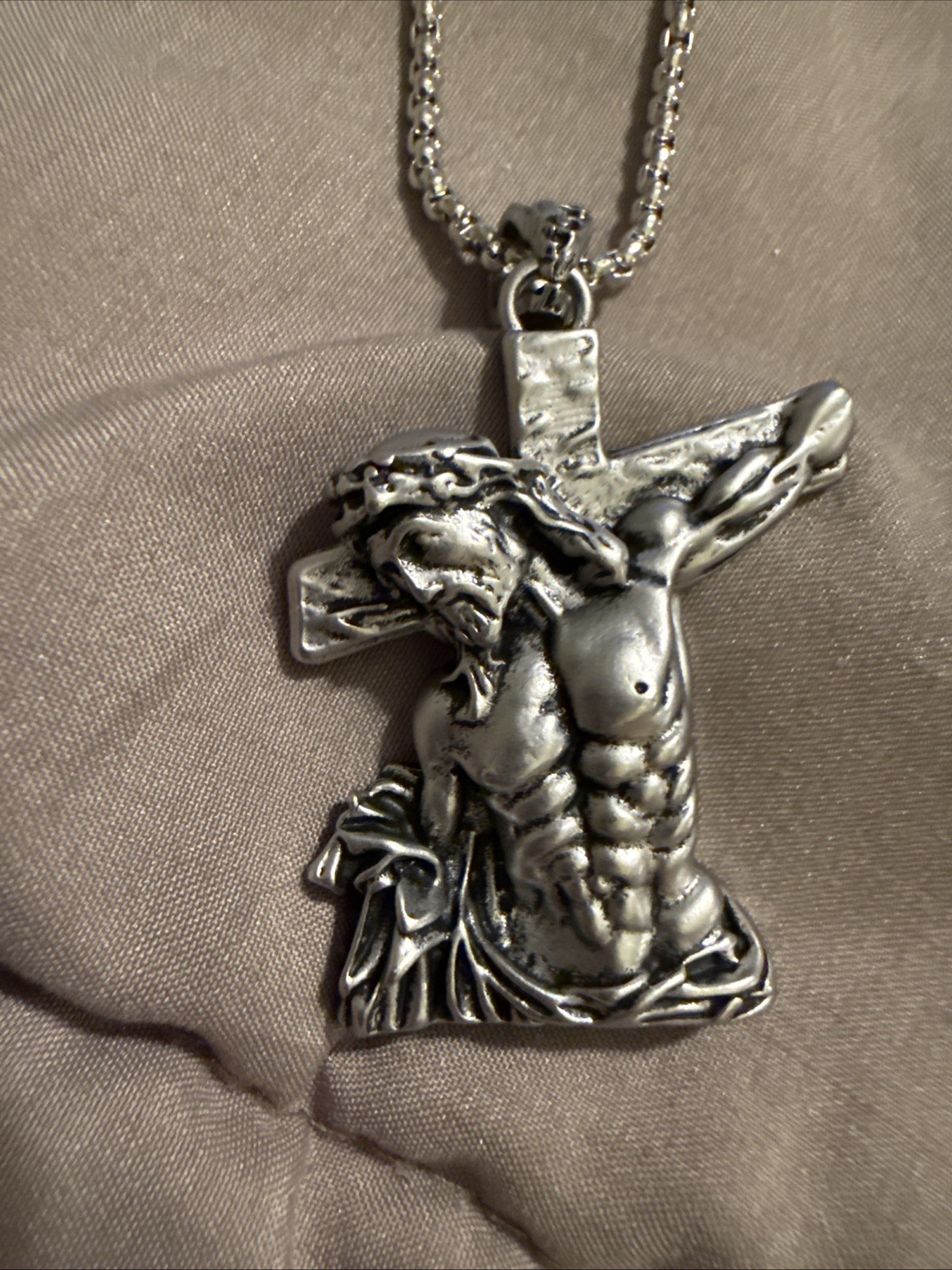 Jesus Christ W/crown Of Thorns Zinc Alloy Pendant Necklace On Beaded Chain