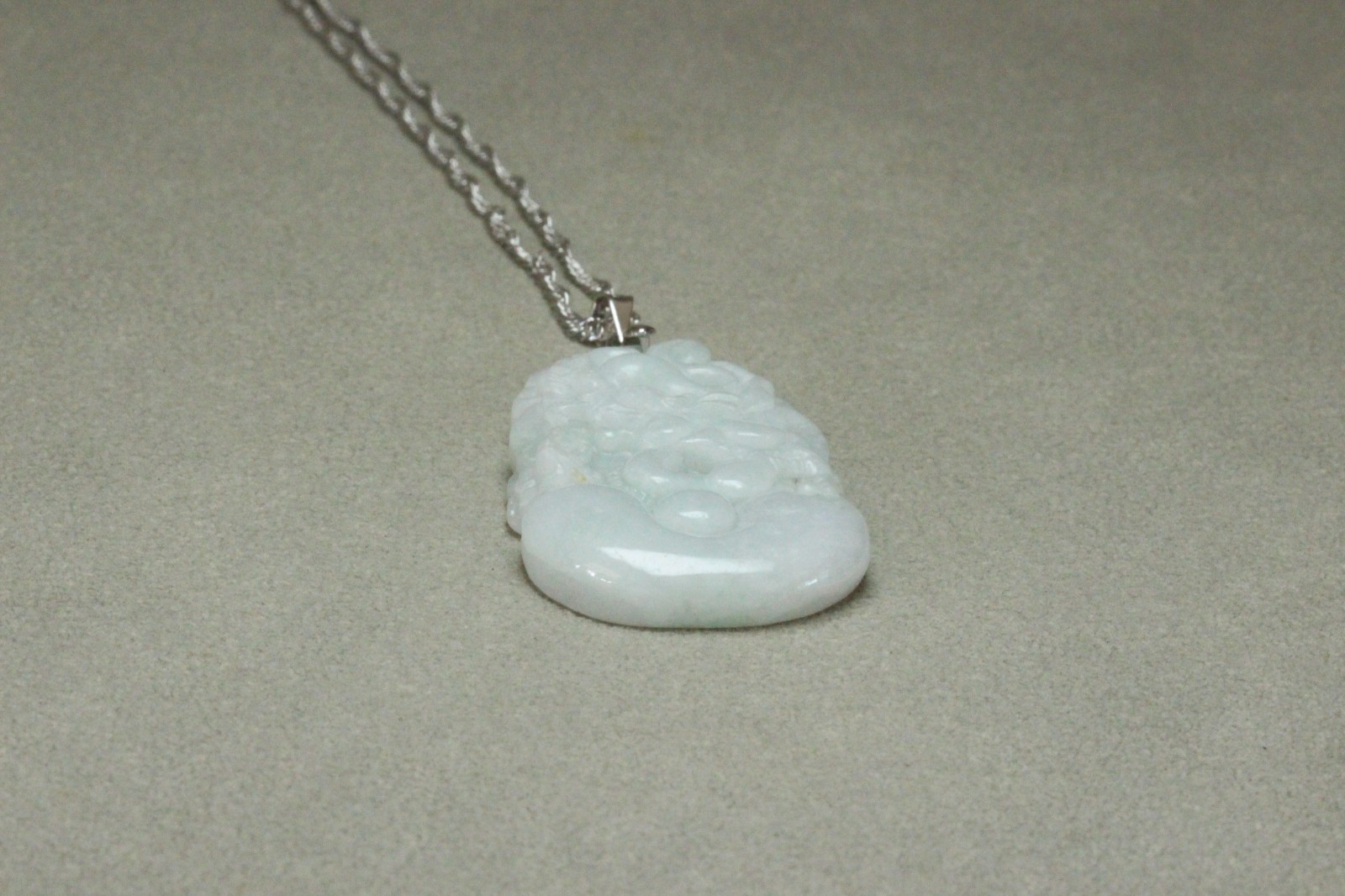 Natural White green A Jadeite jade Hand-Carved Dragon (Chinese Zodiac) Pendant
