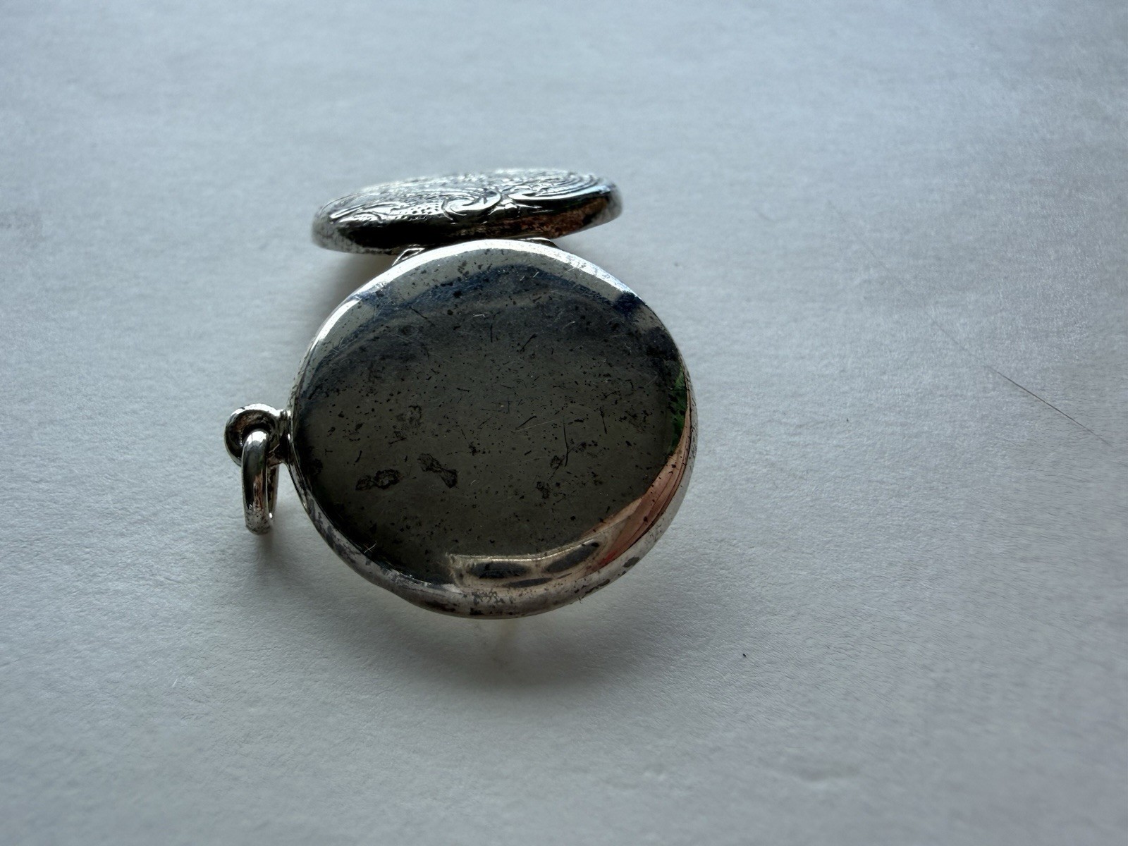 Vintage 925 Sterling Silver Round Floral Locket Pendant Engraved Photo Holder