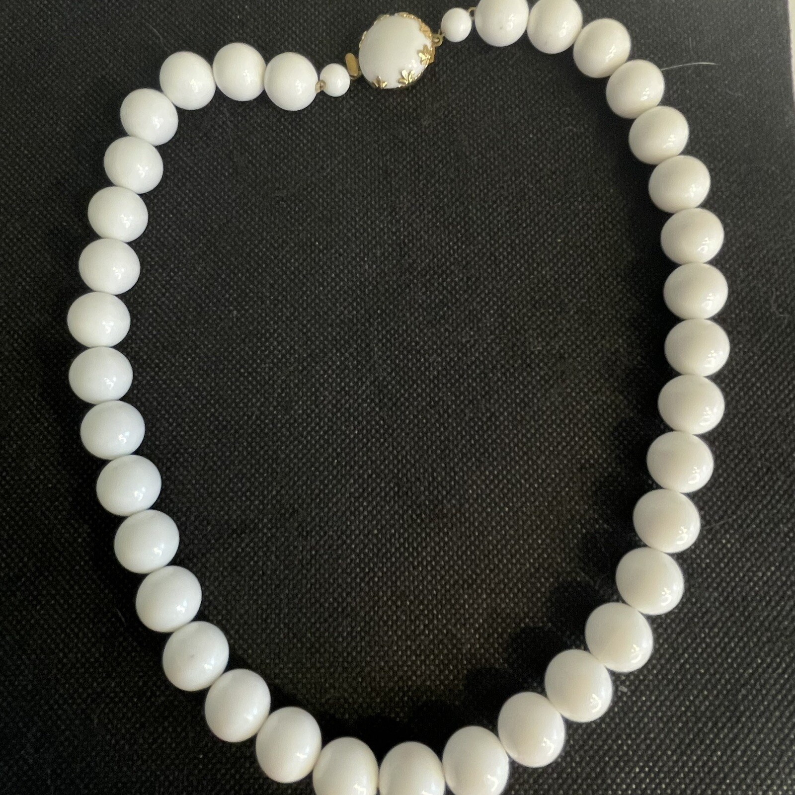 Vtg White Large Bead Gold Necklace Made In Austria Lucite Bubble Gum 1950 Classy