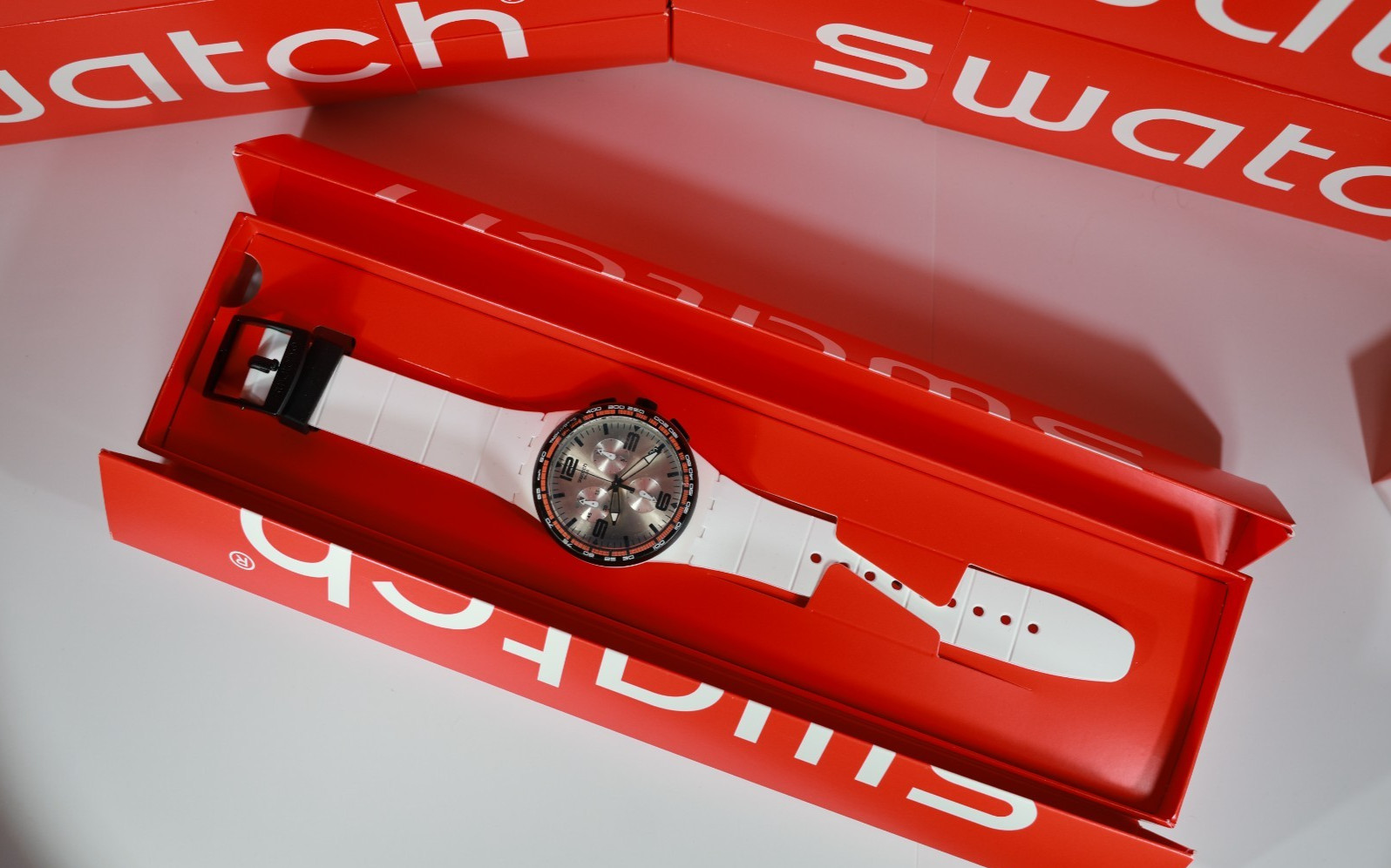 New Swiss Limited Swatch White Blades Chrono Silicone Date Watch 42mm SUSW405