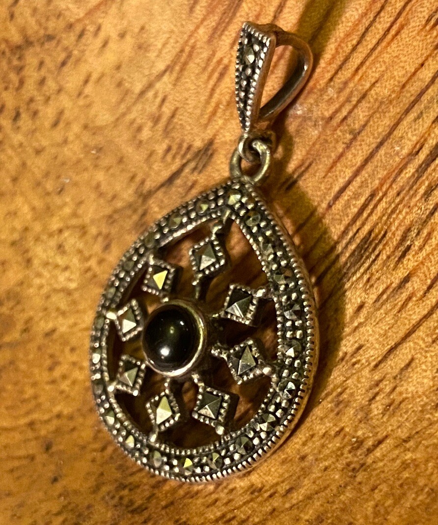 VTG .925 Marcasite Pendant 1.3” L Jet/Onyx Black Stone Thailand Sun Starburst