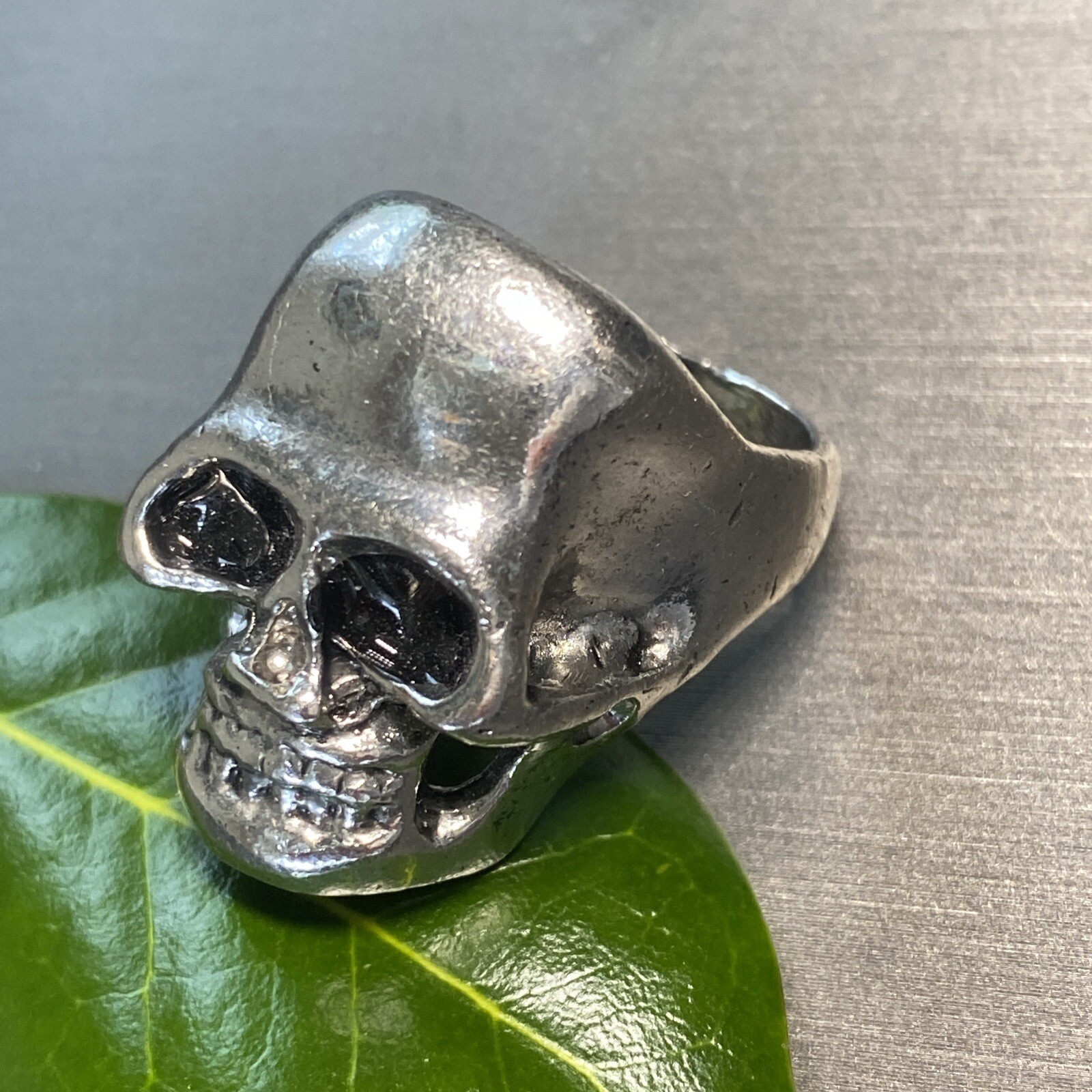Vintage Mens Skull Ring Estate Jewelry Pre-Owned Size 11 Macabre