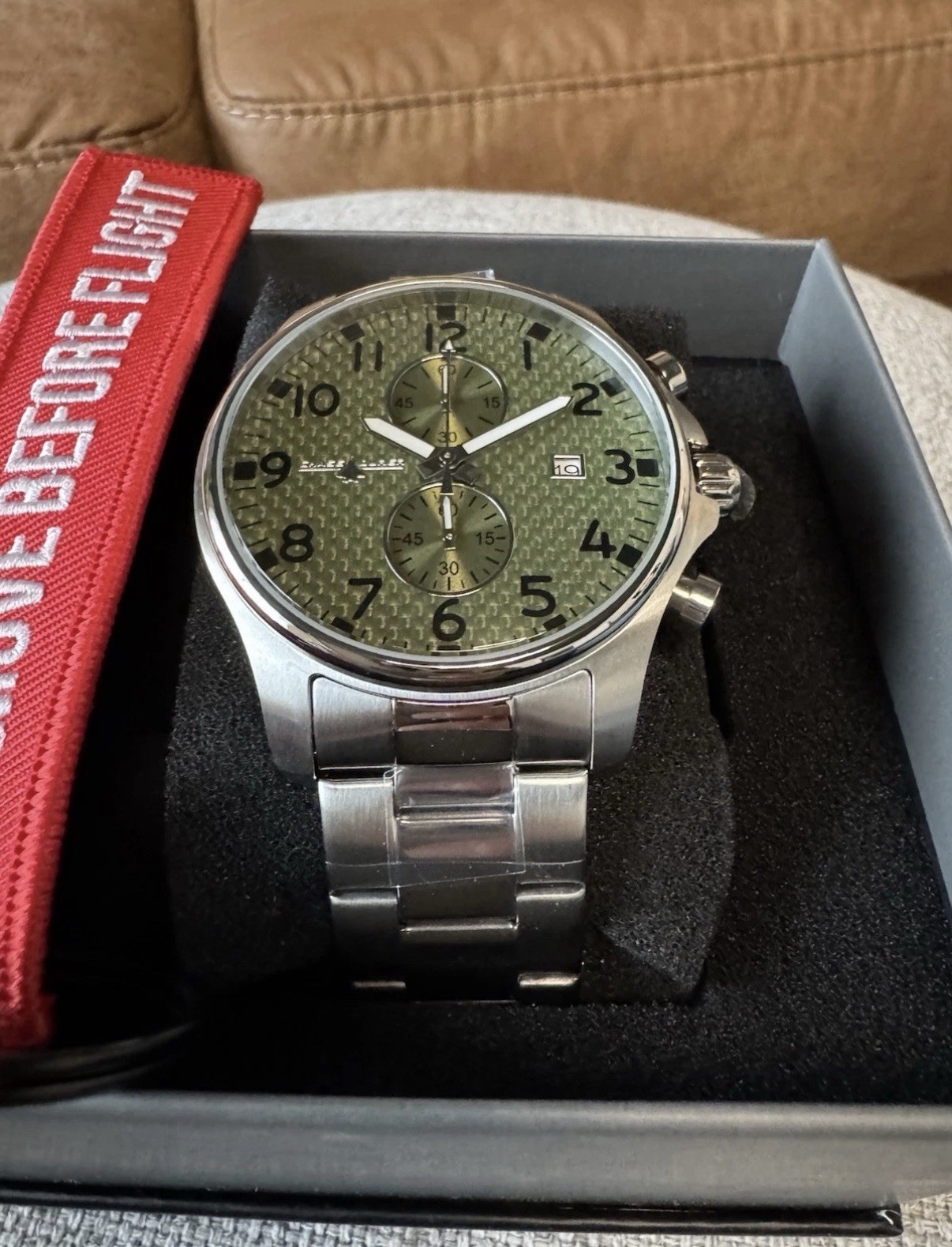 Chase Durer CDW-0094 Mens Watch 45mm Steel Army Green Carbon Fiber Dial New