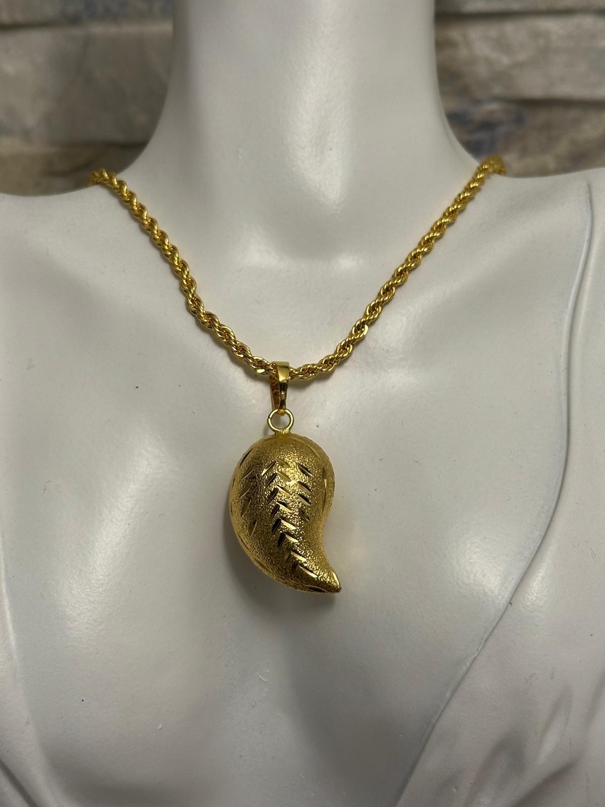 ‏Gold Plated Leaf Necklace Women Minimalist Pendant Nature Jewelry Gift