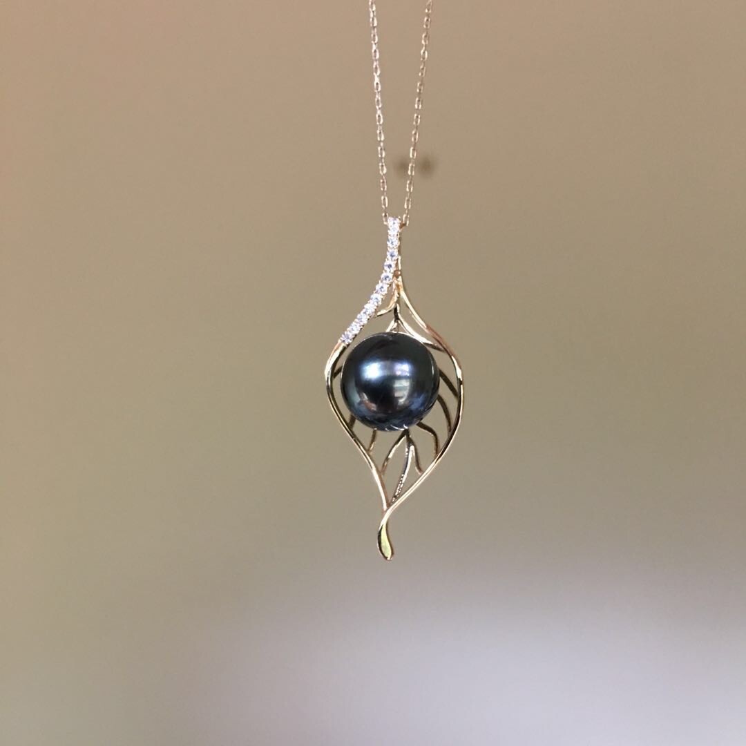 10.8mm Peacock Black Baroque Tahitian Pearl KG38