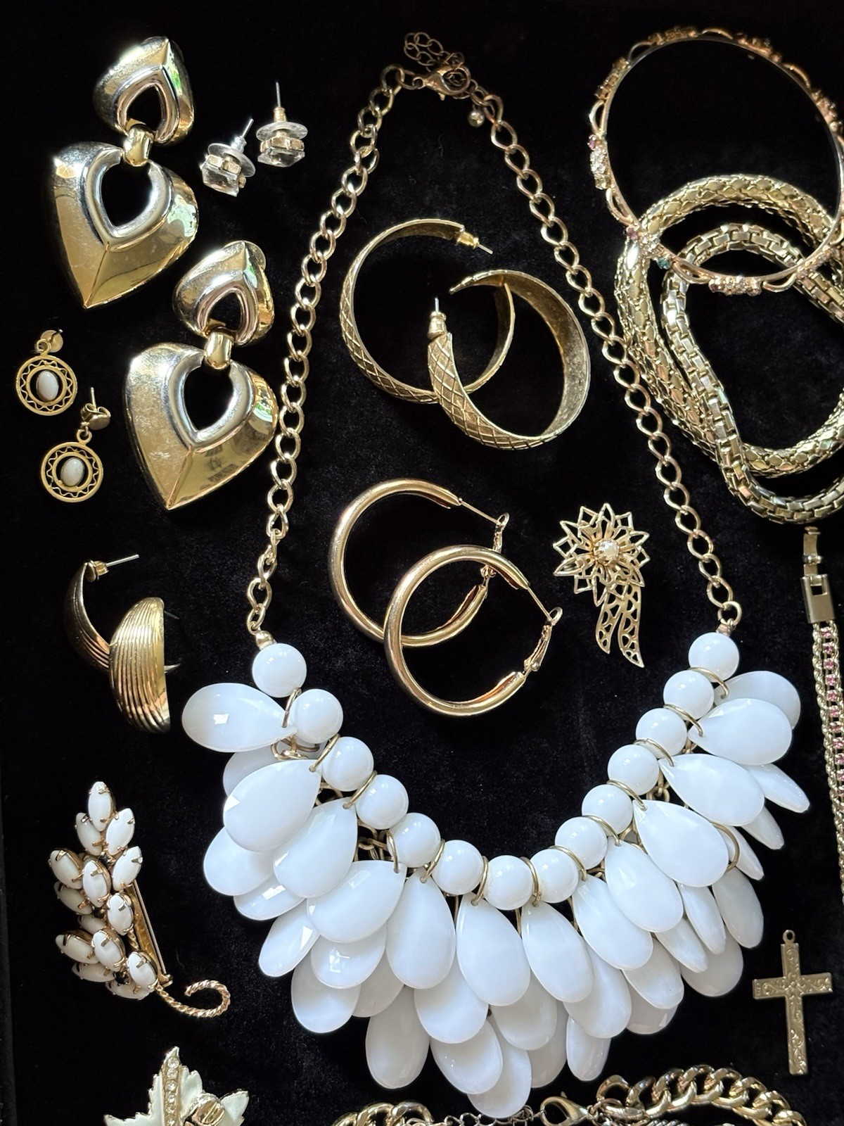 VTG Mix Estate Jewelry Lot 16pc White & Gold Tones Rhinestones All Wearable