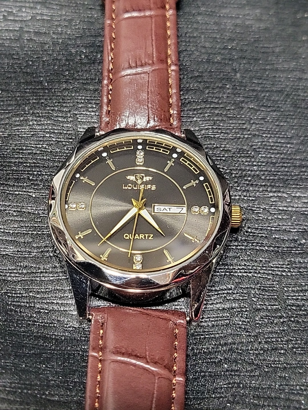 New LOUISIFS Men’s Classic Luxury Watch Day Date Quartz Working New Battery W8