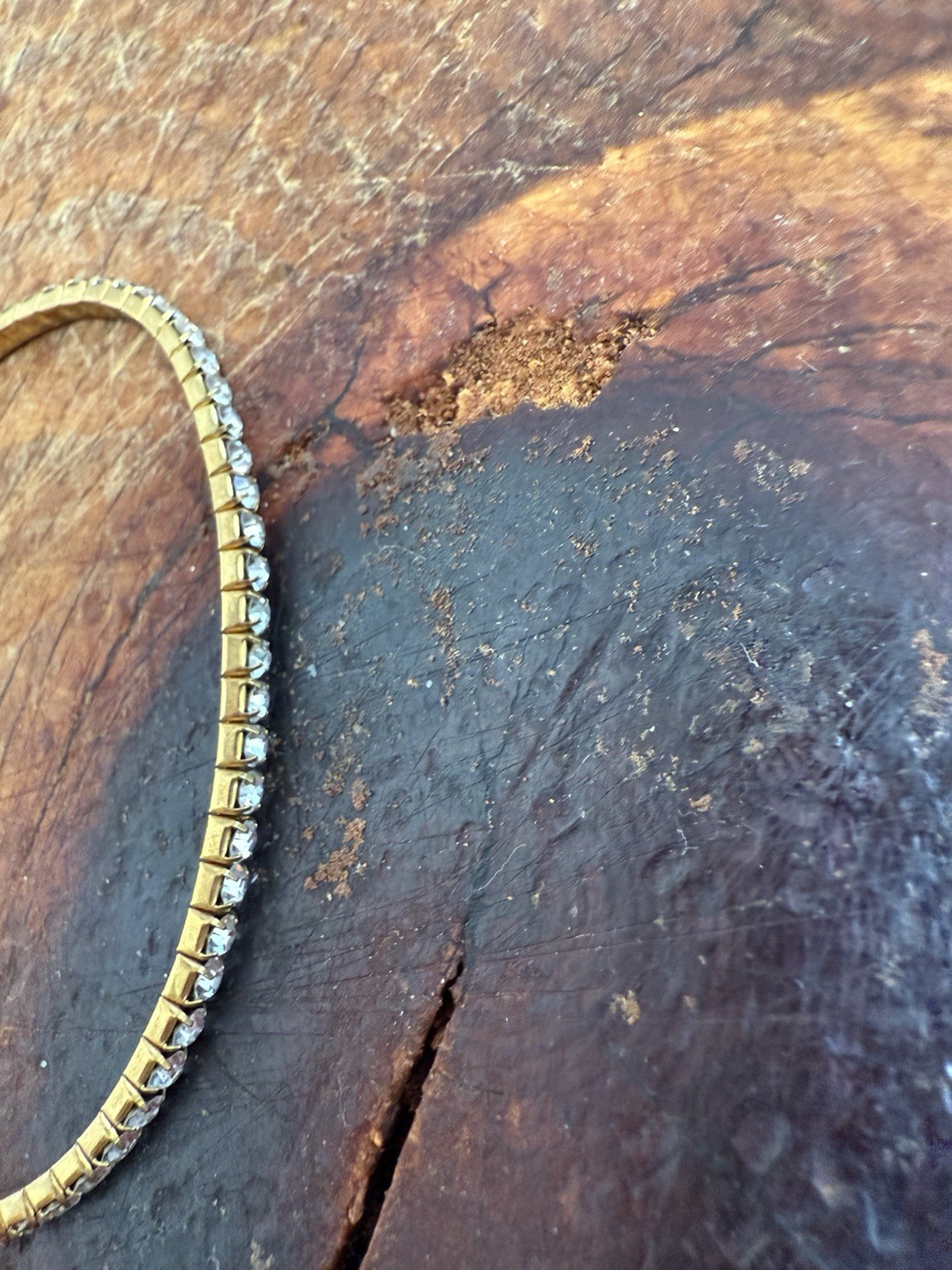 Gold Tone Metal Bangle Bracelet, No Clasp Closure, Round Shape, No Stone