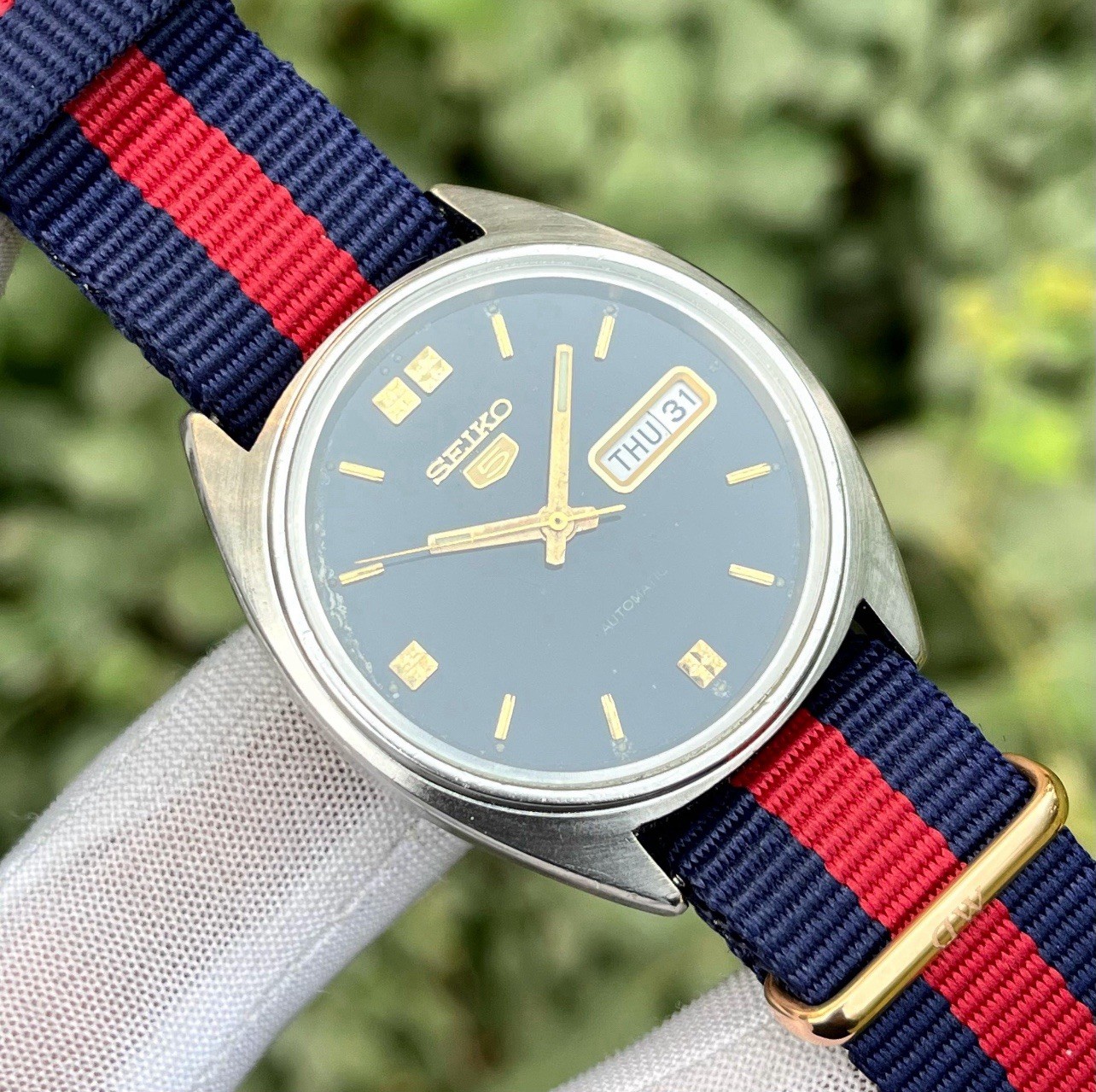 Vintage Seiko 5 Automatic Black Dress Formal Dial Japan Made Men Watch 6309-8840