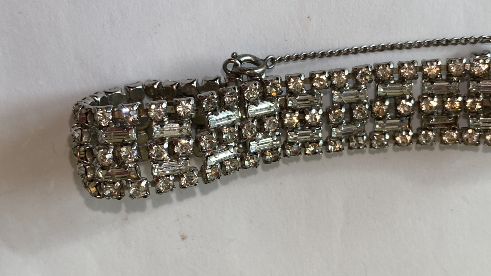 VINTAGE 1950S RHINESTONE BRACELET WITH SAFETY CHAIN CATCH 7.5″ BAGUETTE CRYSTALS