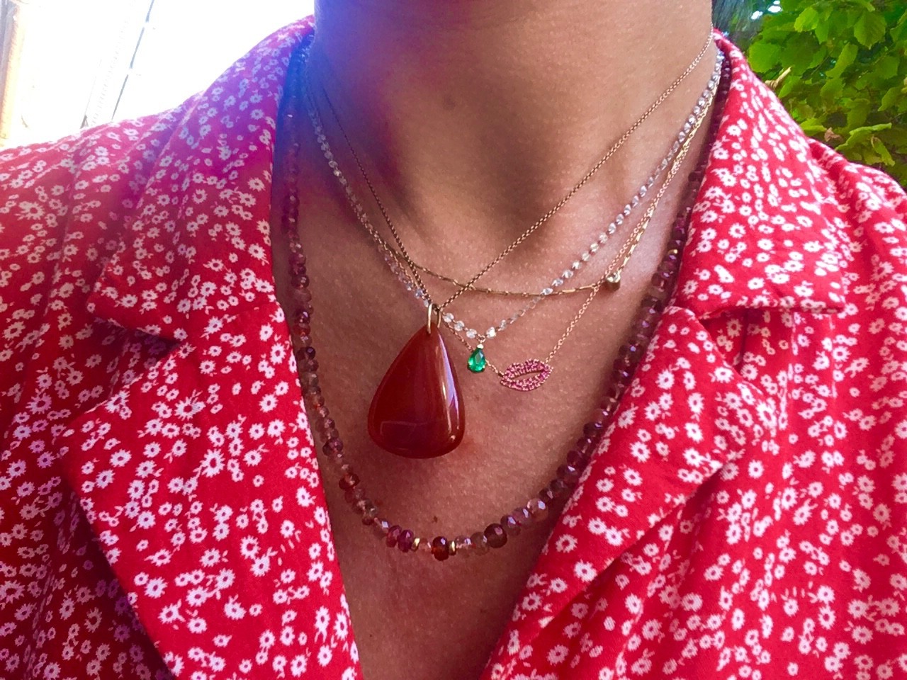 Solid 9ct gold carnelian pendant 9k 375
