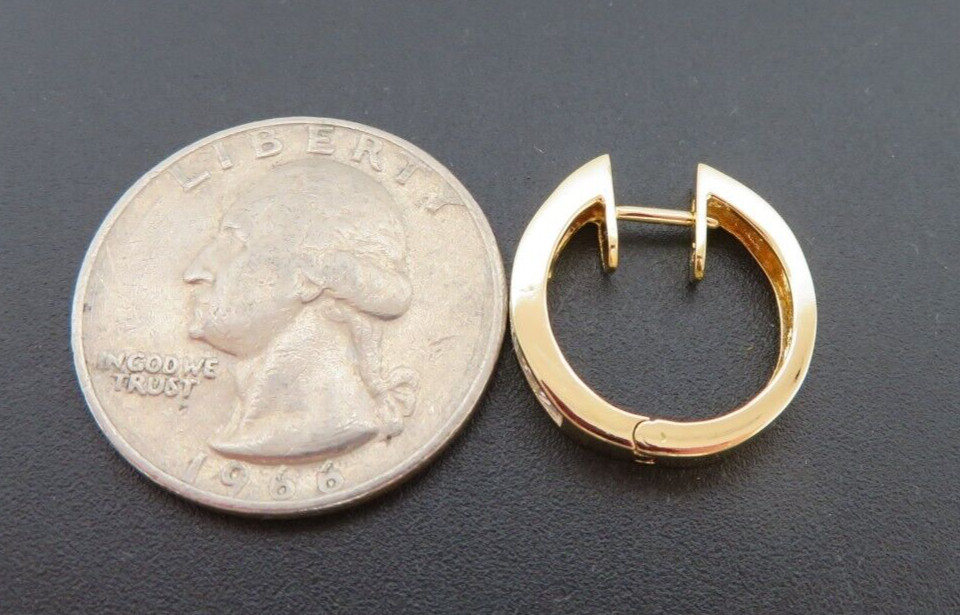 18K YG 1 PC. ONLY 6-PRINCESS CUT DIAMOND HOOOP EARRING 0.50 tcw 2.57gr(AI-2011)