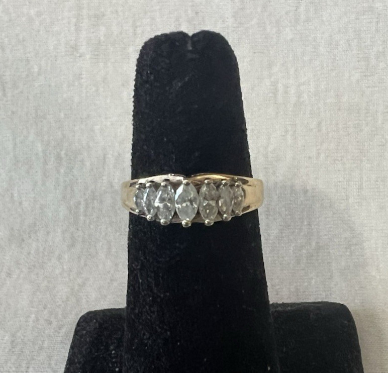 10k Yellow Gold Marquise and Round Diamond Cocktail Ring 0.90CT Size 8, 5.4 Gram