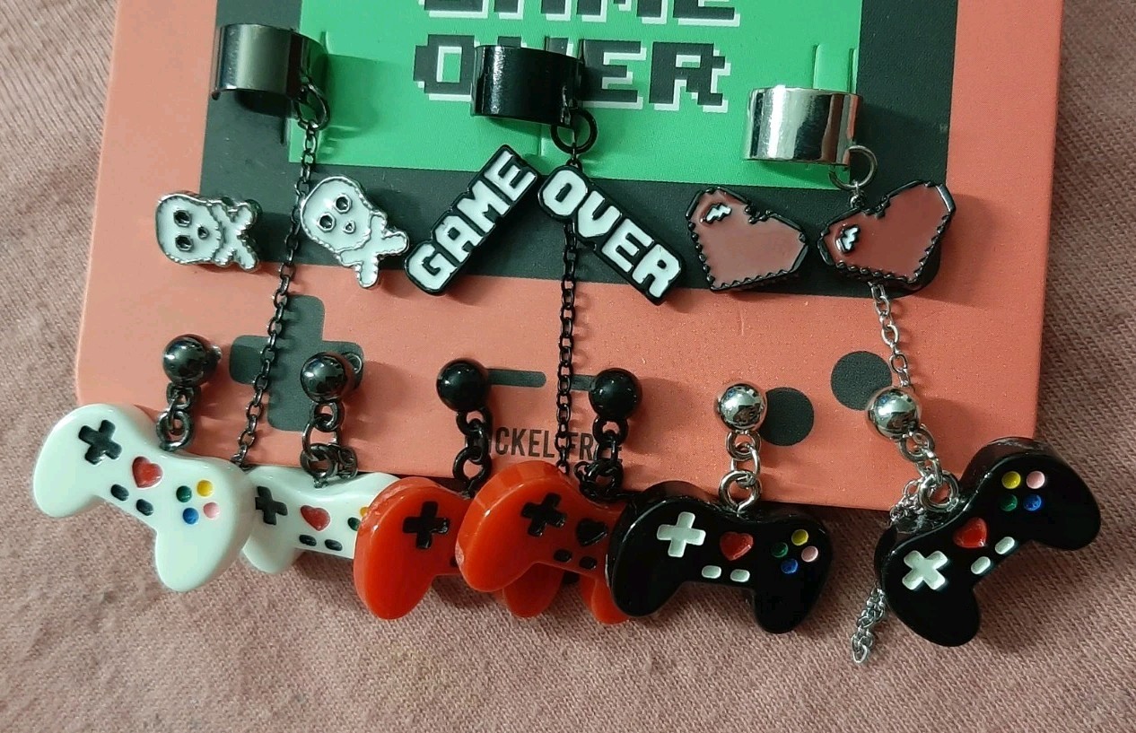 CUTE Game Over Game Controller Gamer Cuff Earring Set Hot Topic Video Games