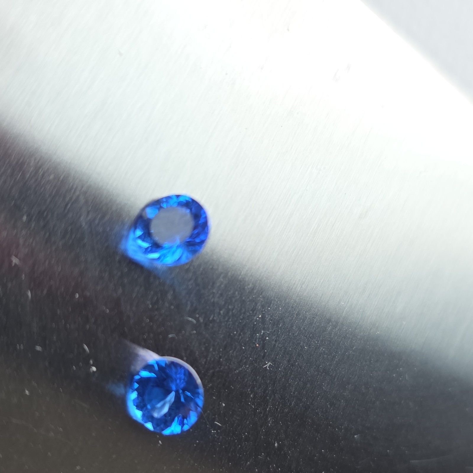 Lab-Created Blue Spinel Pair 2pcs Round Cut Gemstones 6.5×6.5mm NLR652A