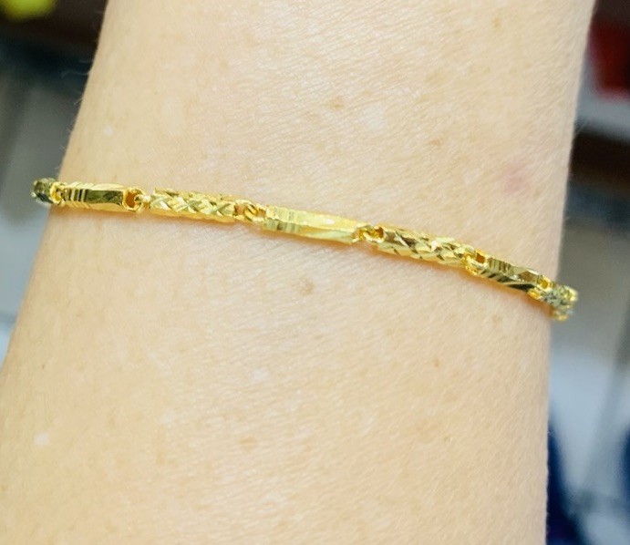 24K Solid Yellow Gold Diamond Cut Link Bracelet 4.6Grams 6.5 Inches 2mm