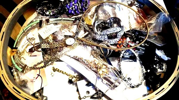 **Fashion Jewelry Box Lot **ONE POUND- all wearable,wholesale,bulk- #JJ6