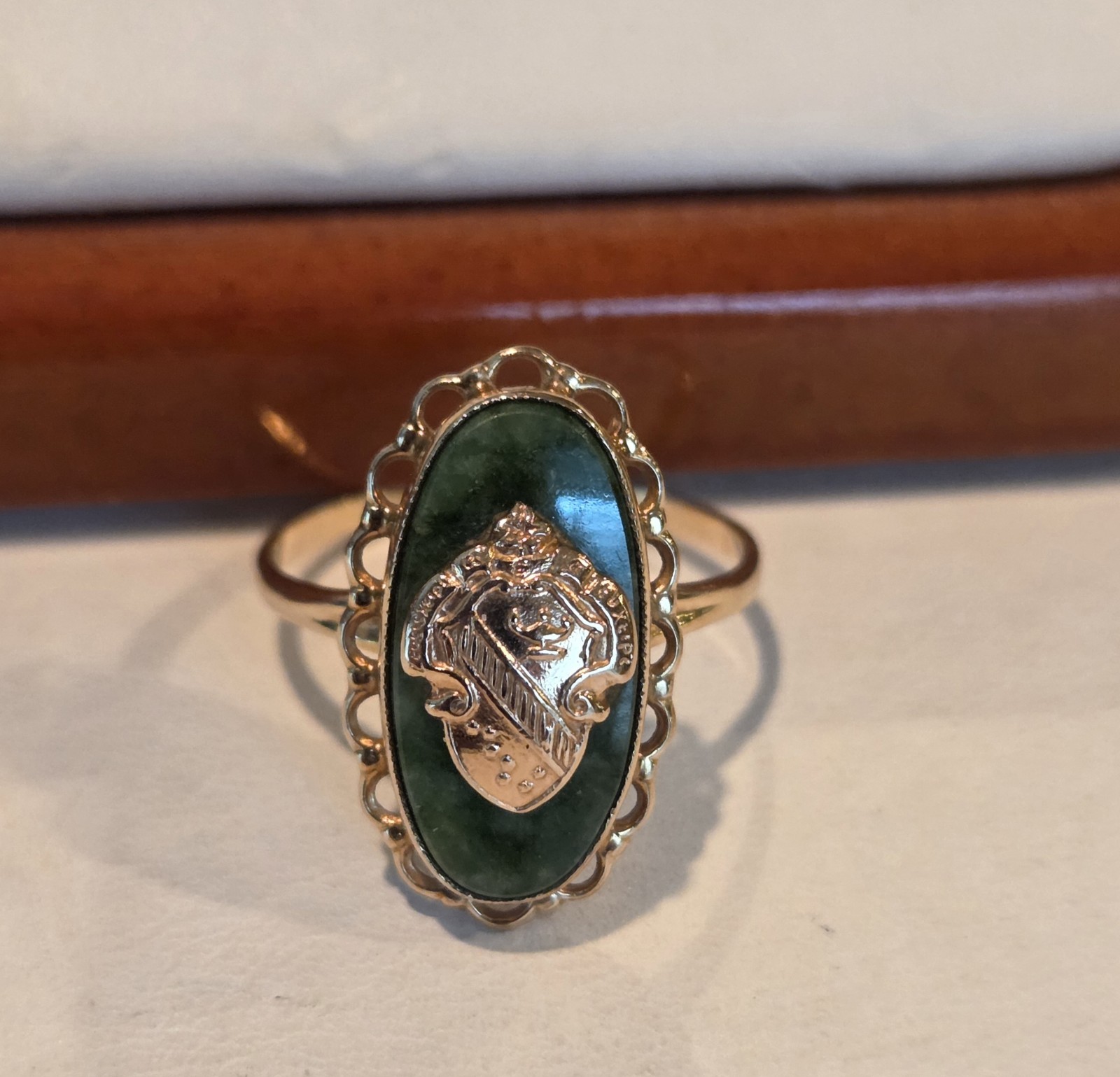 Vintage 10K Yellow Gold College or Sorority Ring 2.7 Grams Size 6