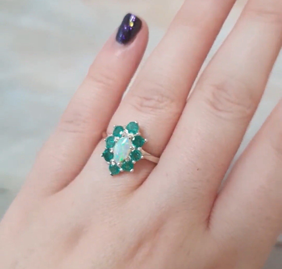 Natural Emerald & White Fiery Opal – English 925 Sterling Silver Ring / Ring