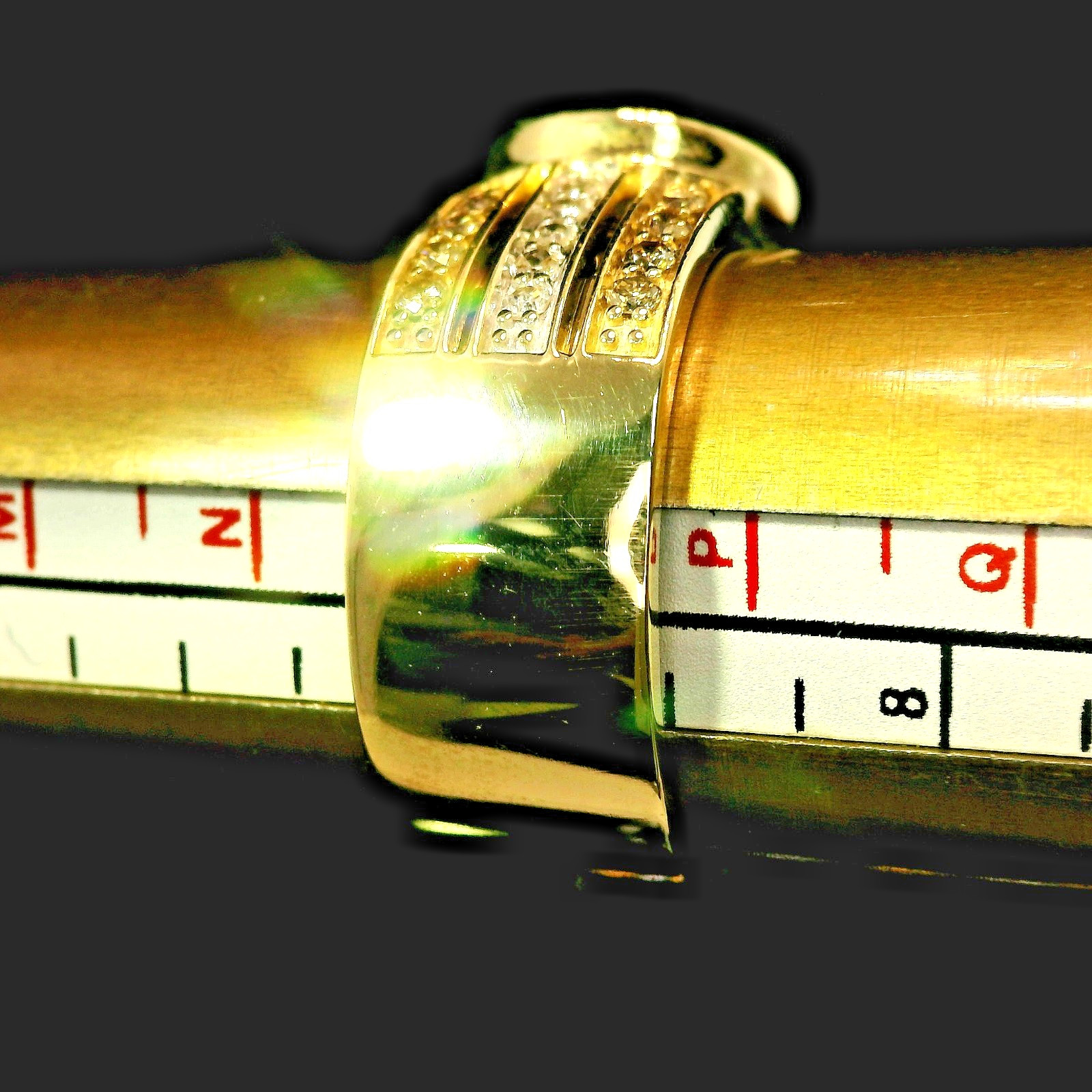 Elegant 9ct Yellow Gold Diamond Ring Multi Cut Shoulders 6.8g Size O