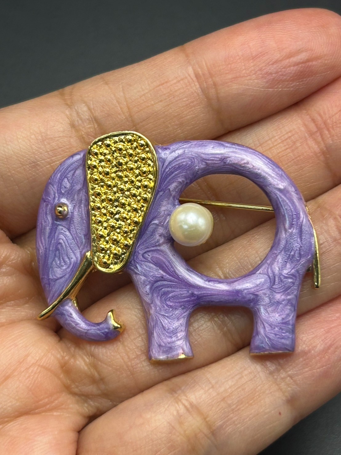 Japanese Vintage Elephant Brooch Pin Akoya Pearl Purple Gold Tone 1.7″ Cute