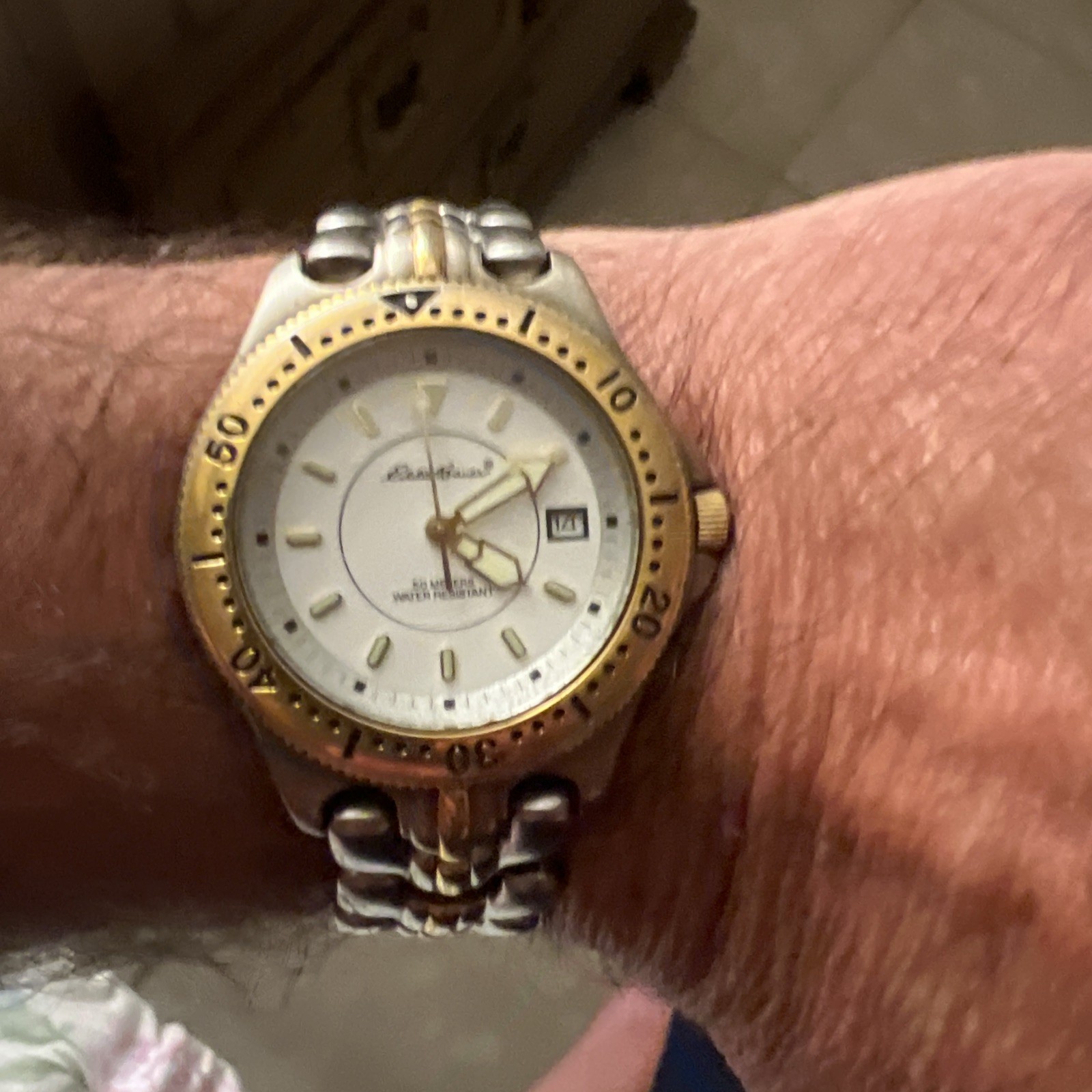 EDDIE BAUER WATCH 42102 GLOWS/ NEW BATTERY 2 TONE WITH DATE/ NICE VINTAGE WATCH